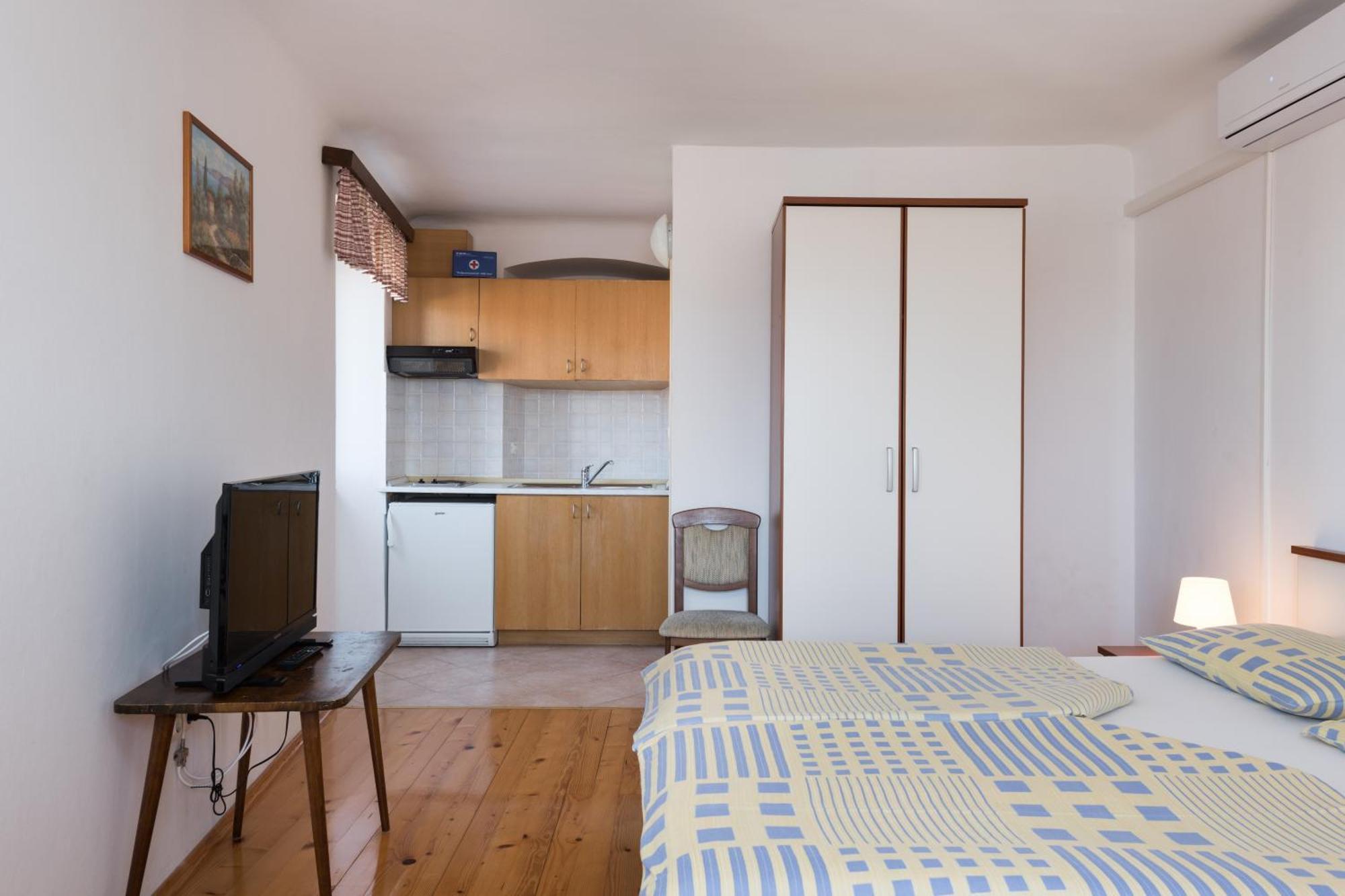 Apartments Mirakul มาลีโลชินจ์ ห้อง รูปภาพ