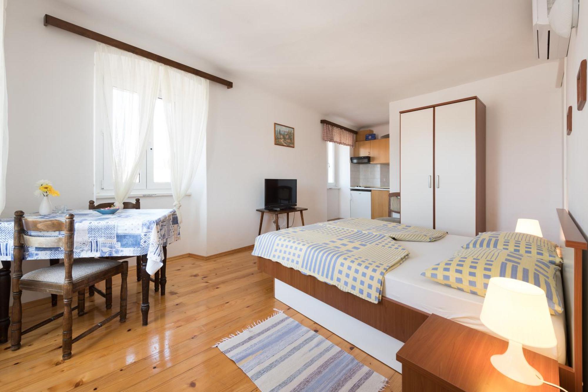 Apartments Mirakul มาลีโลชินจ์ ห้อง รูปภาพ