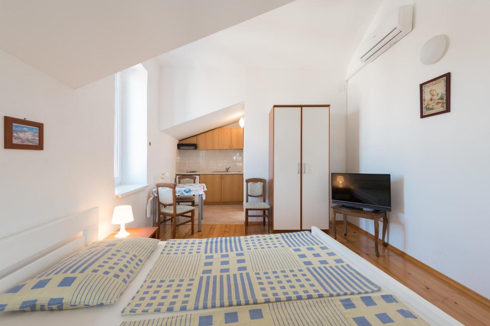 Apartments Mirakul มาลีโลชินจ์ ห้อง รูปภาพ