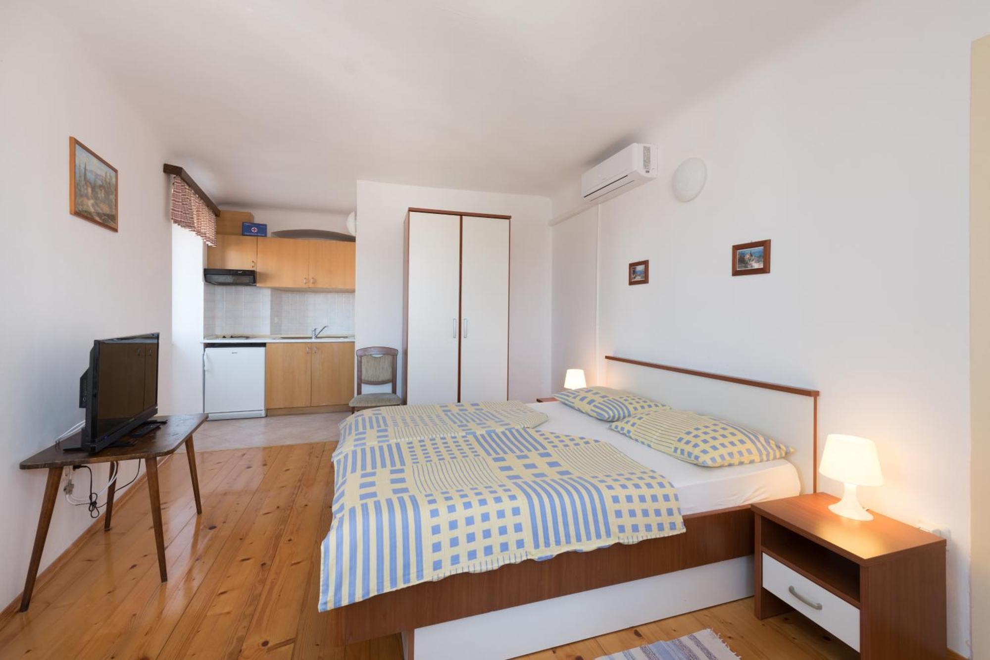 Apartments Mirakul มาลีโลชินจ์ ห้อง รูปภาพ