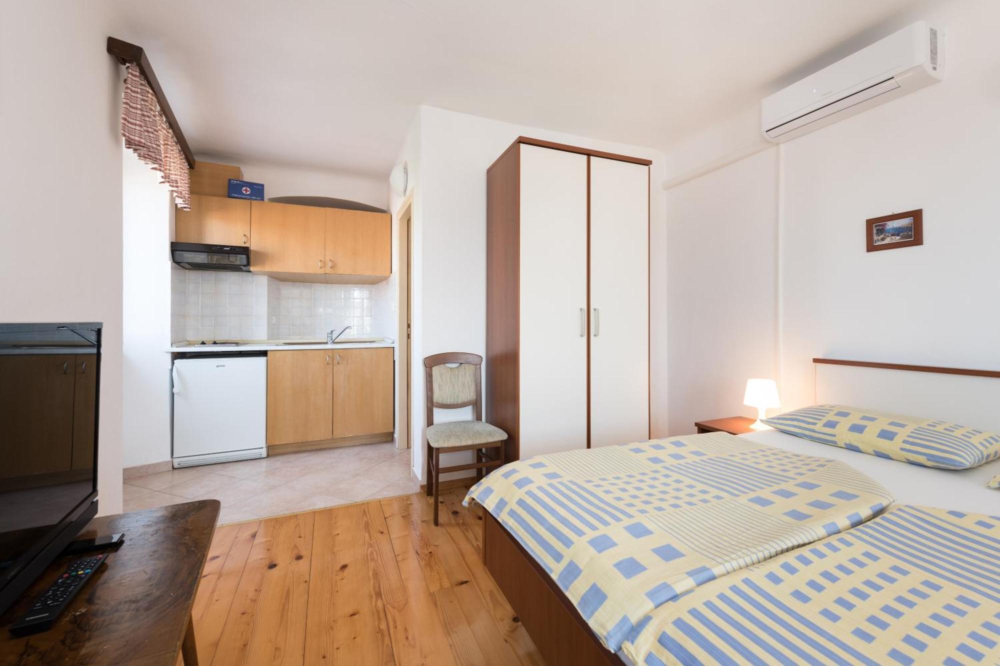 Apartments Mirakul มาลีโลชินจ์ ห้อง รูปภาพ